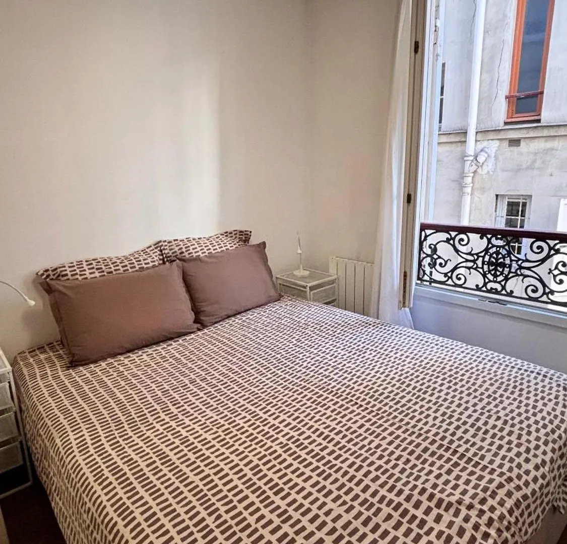 Charmant Apartment In Monmartre باريس فرنسا